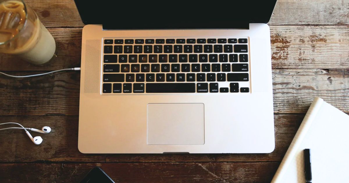 感情論に頼らない論理的な議論の構築