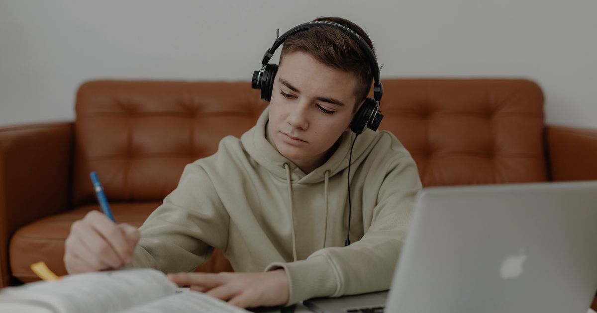 イギリス発音に慣れるには何をすればいいか：IELTSリスニングで聞き取れない原因を3つに分ける